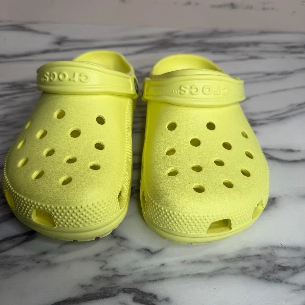Crocs Classic Clog Slip On Shoes Neon Yellow Men's 6 Women's 8 Water Friendly